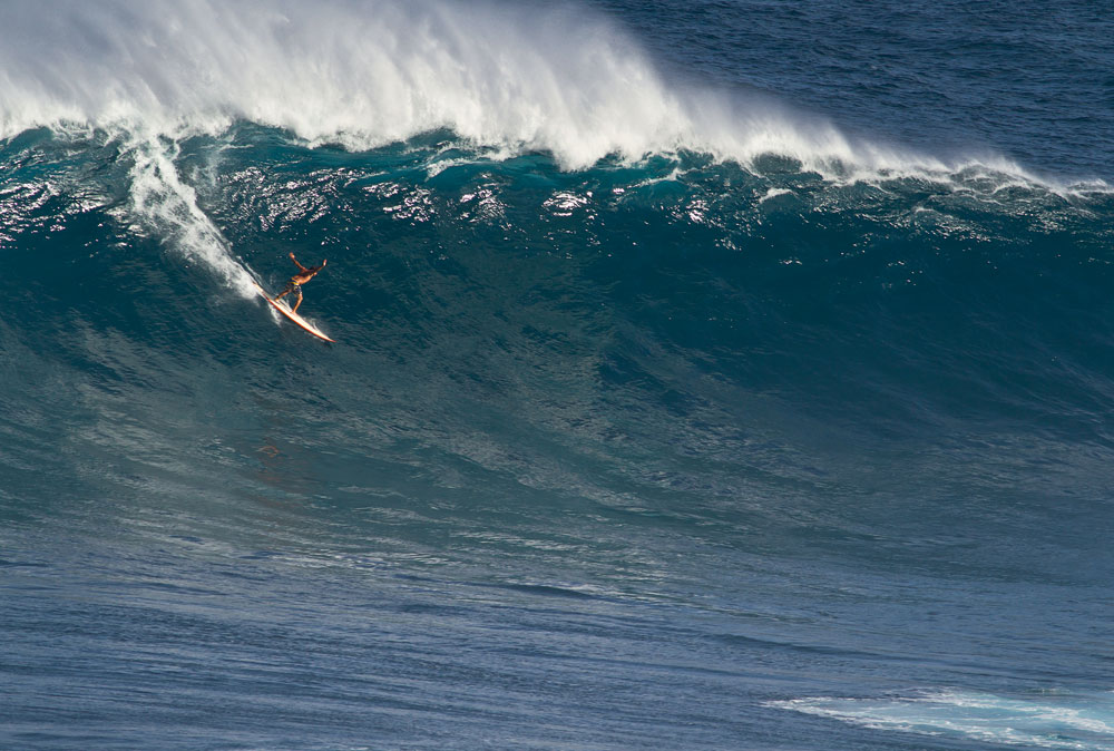 14 de março de 2007. Dia histórico para Marcio Freire: a 1ª onda surfada no braço por ele em Jaws. Por sorte, um fotógrafo estava por perto e clicou