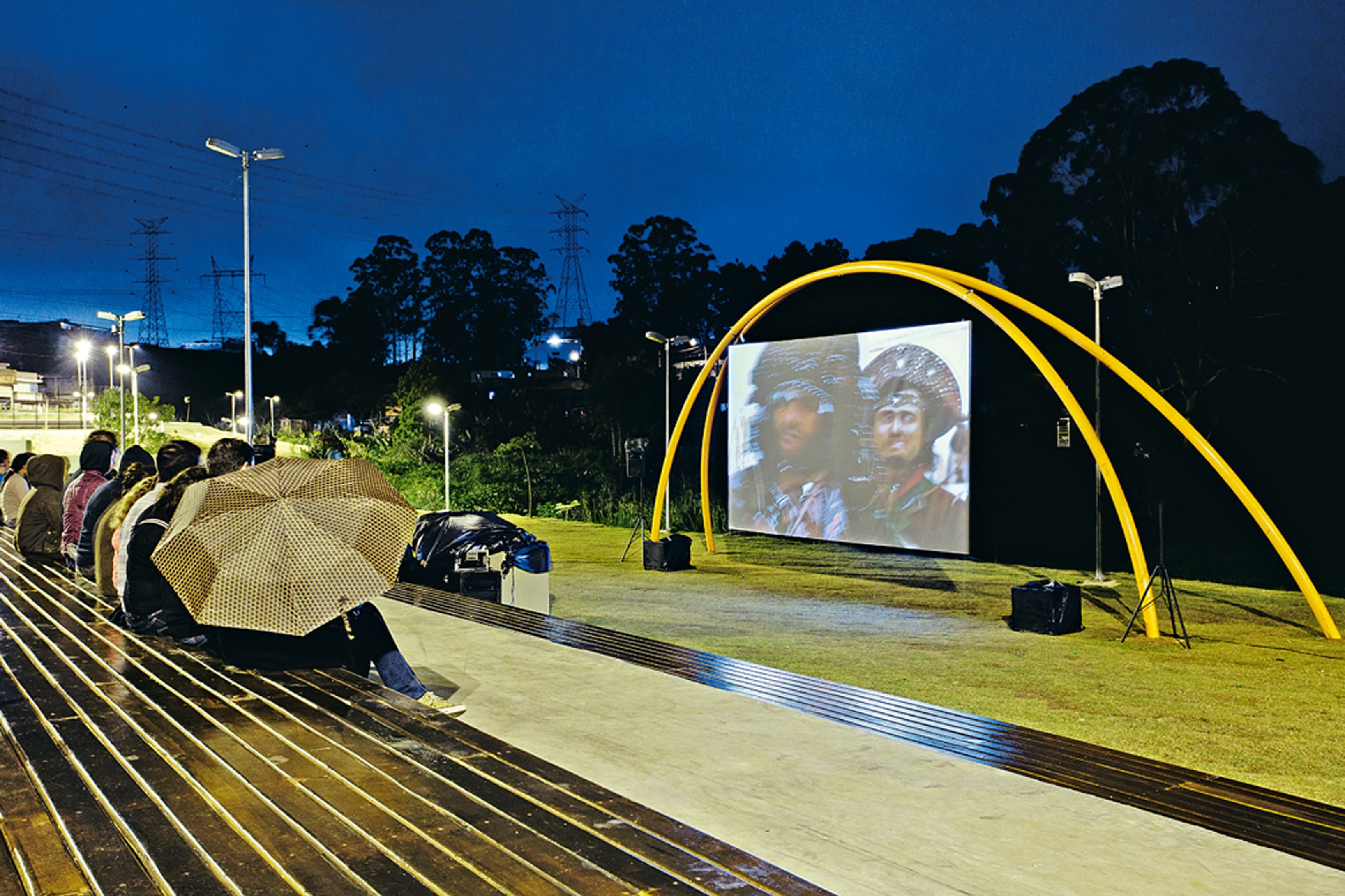 Cinema ao ar livre no Cantinho do Céu: o próximo passo é o bairro do Pabreu, do outro lado da represa