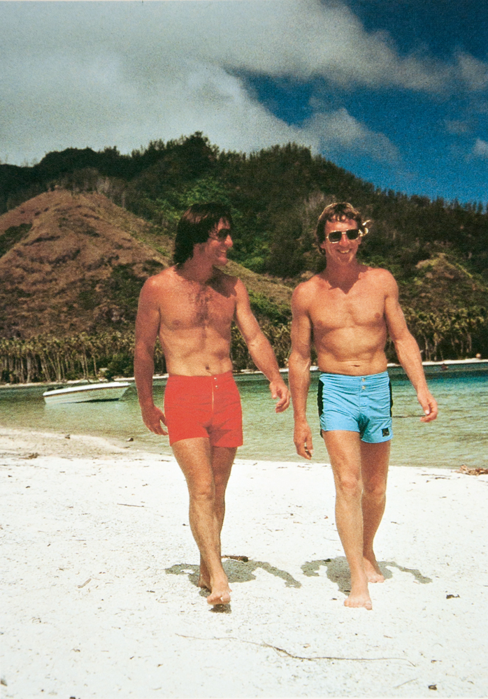 com Alan Green, fundador da Quiksilver, no Tahiti, em 1978