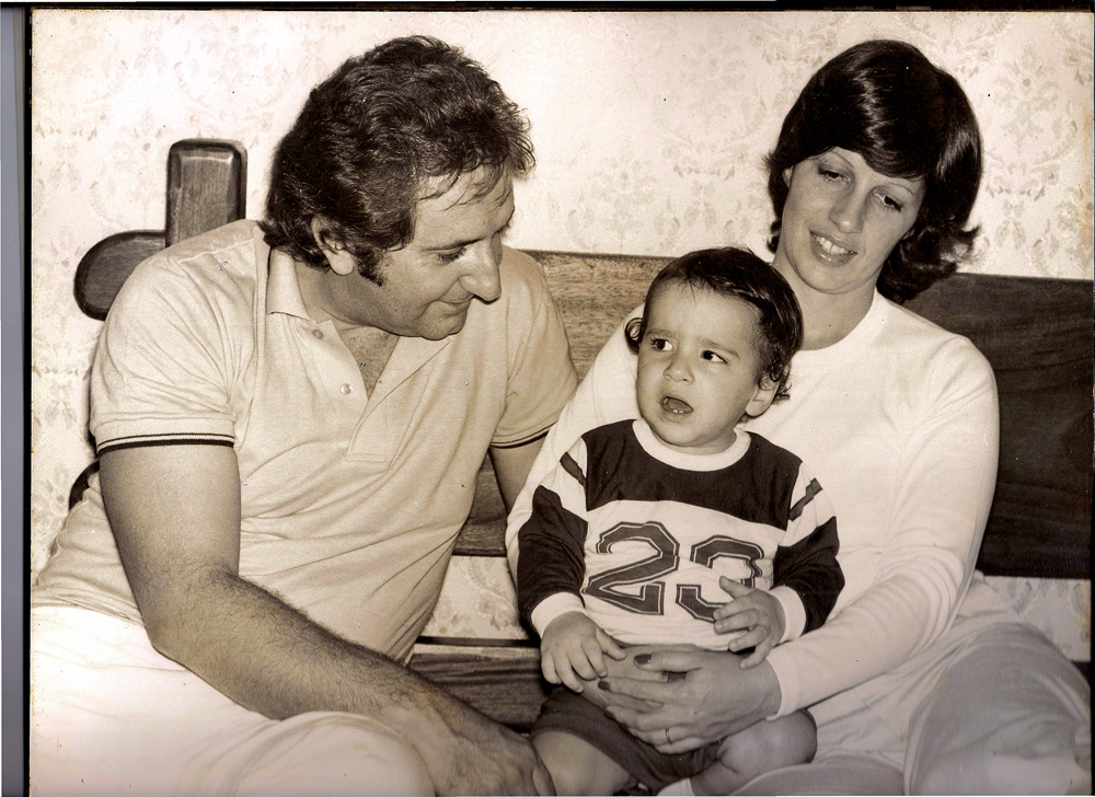 Com a mãe e o pai, que morreu quando ele tinha 15 anos: 'Foi a pior coisa que aconteceu na minha vida'