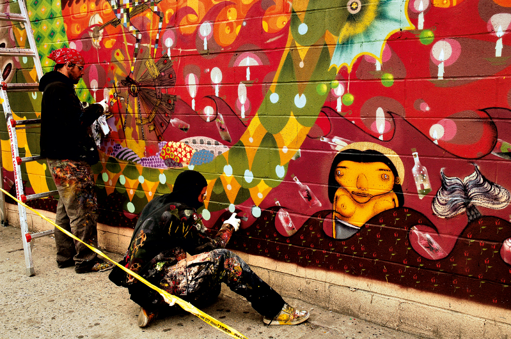 Pintando mural em Coney Island, em Nova York (2005)