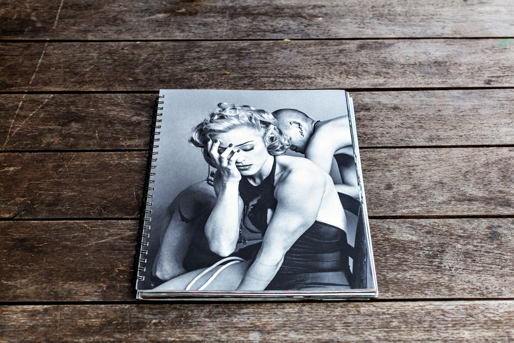 @revistatrip – O livro Sex, da Madonna, é uma raridade. Mas a dona não é fã da diva pop  Troca por: um livro do artista Stephan Doitschinoff