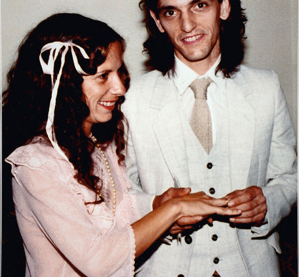 Colocando a aliança em Rachel, em 1982