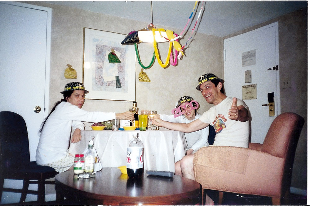A família Miklos no réveillon de 2000, em Nova York