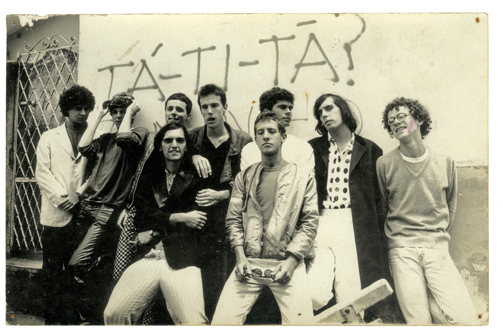 Formação dos Titãs em 1982: Sergio Brito, Branco Mello, Tony Belloto, Paulo Miklos, Ciro Pessoa, André Jung, Marcelo Fromer, Arnaldo Antunes e Nando