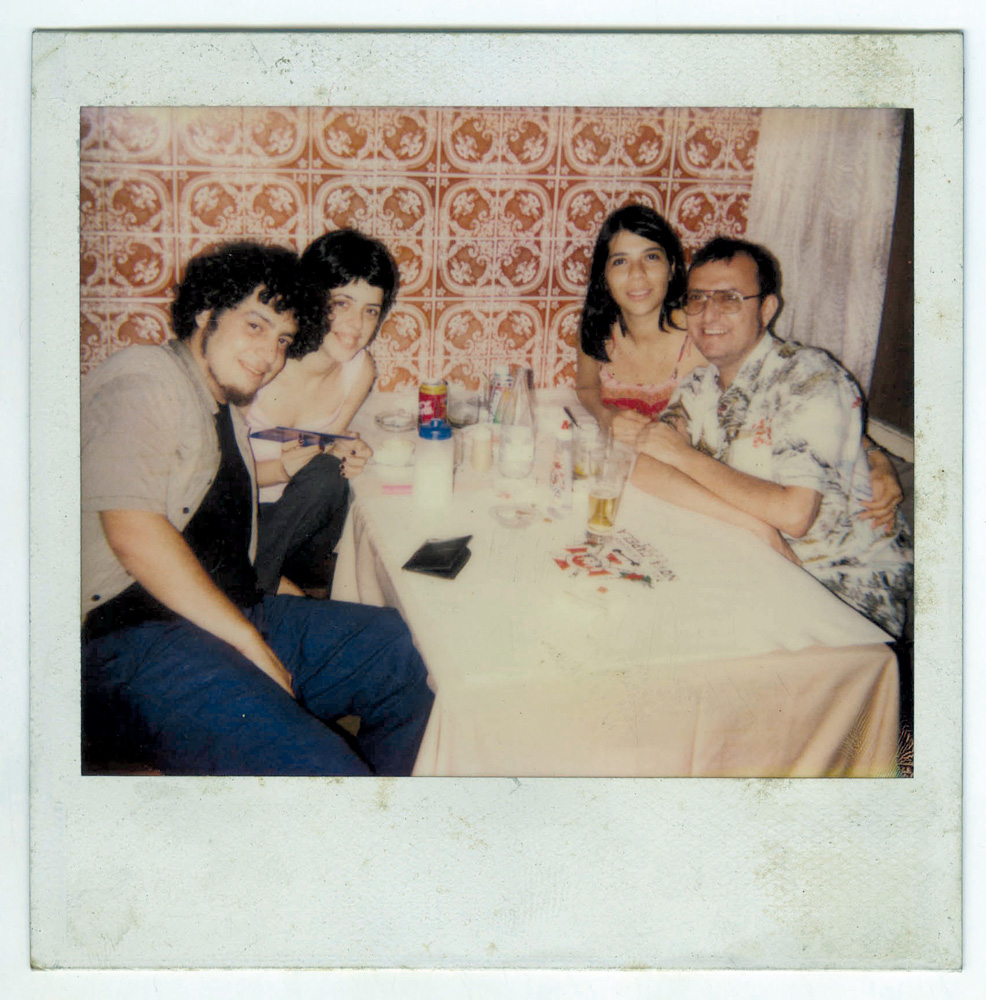 Com Adriana, namorada na época, Nina Lemos e amigo no Rio, nos anos 90