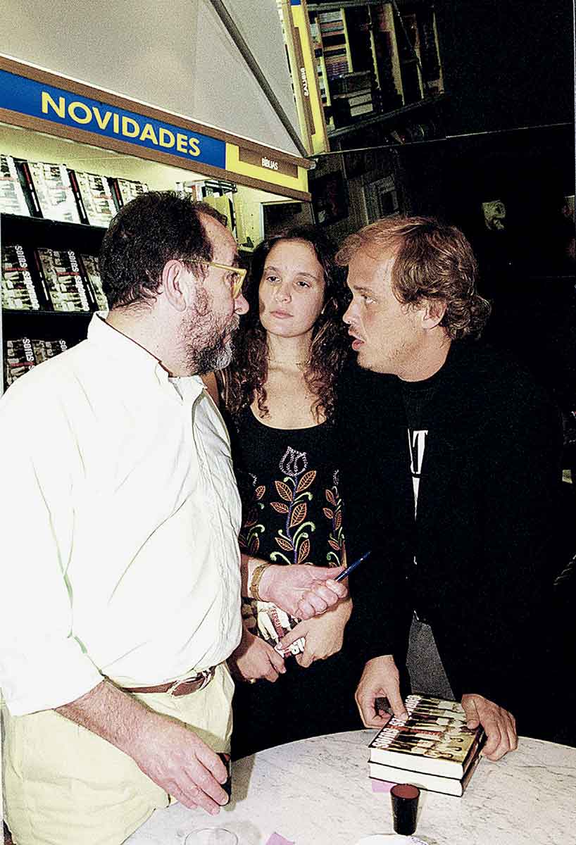 com a ex- mulher Patrícia e Fernando Morais, em 2000