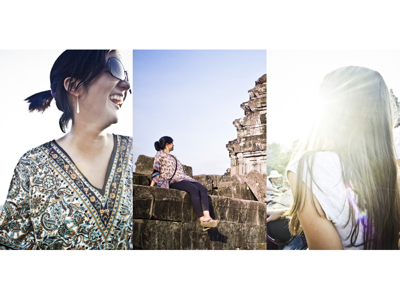 Mariana, Natalie e Anna assistindo ao por do sol em  Angkor Wat, Camboja