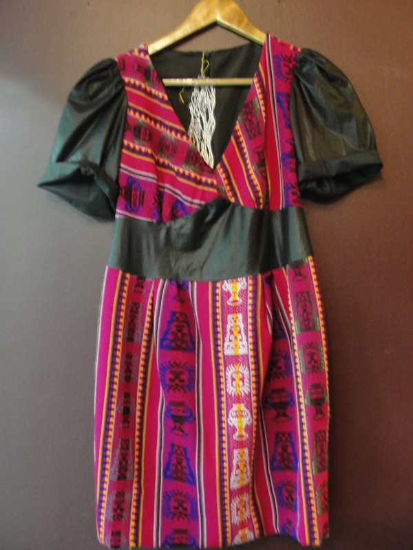 Inspirado no México, este vestido é da coleção de verão 2010 das Gêmeas. Disponível nos tamanhos P, M e G, a R$ 150
