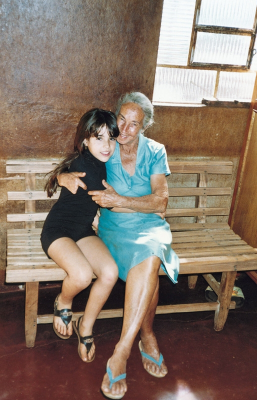 Com a bisavó Rosa, avó de Zilú, aos 8 anos