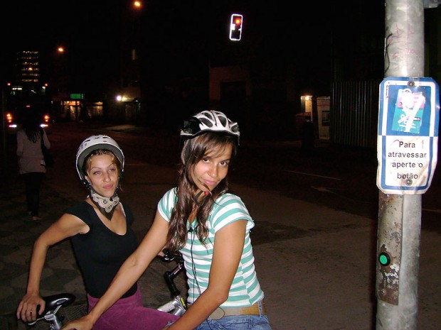 As bikegirls Grazielli Barroso e Catarina Araújo