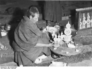 Monge prepara tormas em 1935