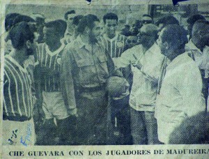 Detalhe de notícia de jornal cubano sobre a visita de Che ao time carioca