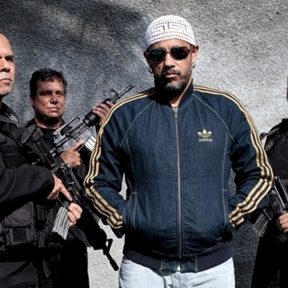 Veja VÍDEO de traficantes armados da Rocinha: Johny Bravo, o chefe, promete  matar quem gravou