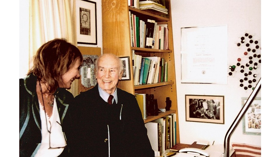 Com Albert Hofmann, o criador do LSD, no quarto dele na Suíça