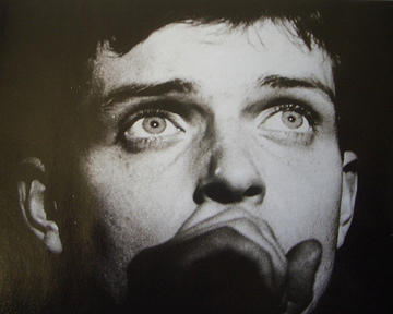 Control, filme sobre Ian Curtis, do fotógrafo Anton Corbijn