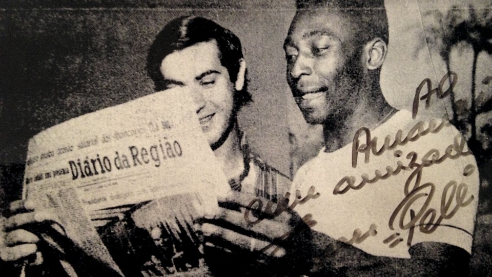 Foto autografada com Pelé, relembrando uma entrevista ao Diário da Região, jornal em que Amaury escrevia
