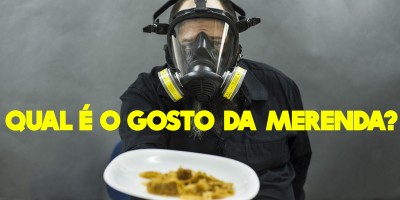 O crítico gastronômico Jota Bê almoça merenda de escola estadual de SP