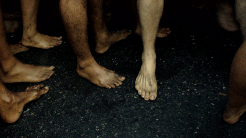 Pés descalços durante o Círio de Nazaré, no Pará