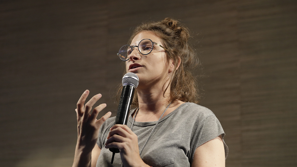 A futurista Daniela Klaiman conversou com a plateia sobre sua ideia de mundo para 2038