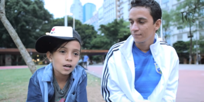 Rayssa Leal de 7 anos quebra tudo no skate