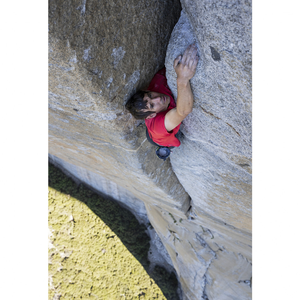 Alex Honnold escala o El Capitan sem nenhum equipamento de segurança