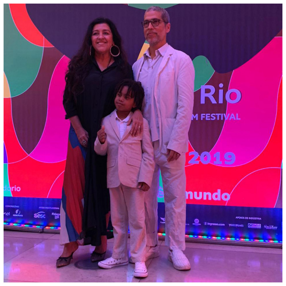 Regina Casé, o marido, Estevão Ciavatta, e o filho do casal, Roque, no Festival do Rio