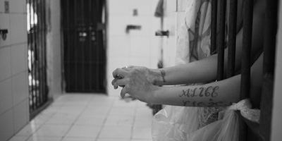 Voluntárias em prisões femininas refletem sobre o cárcere