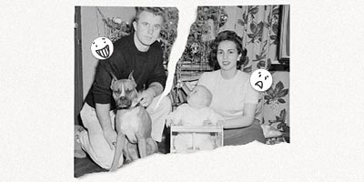 Foto preto e branca antigo de um casal, rasgada ao meio. De um lado o pai com o cachorro e do outro lado a mãe com a criança ainda bebê