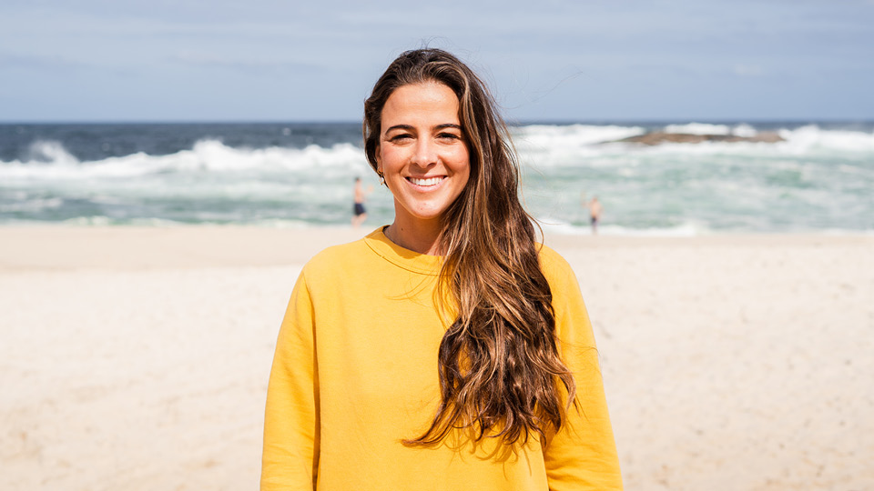 Claudinha Gonçalves, comentarista de surf