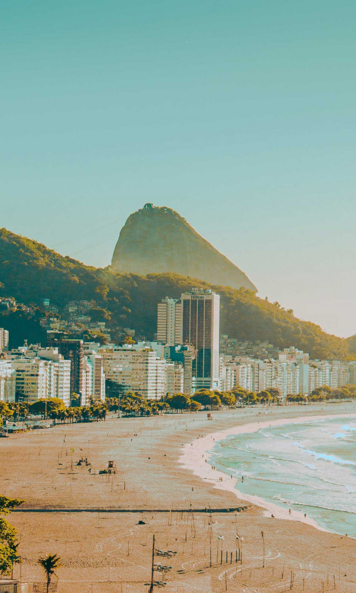 Vista do Corcovado da praia do Rio de Janeiro