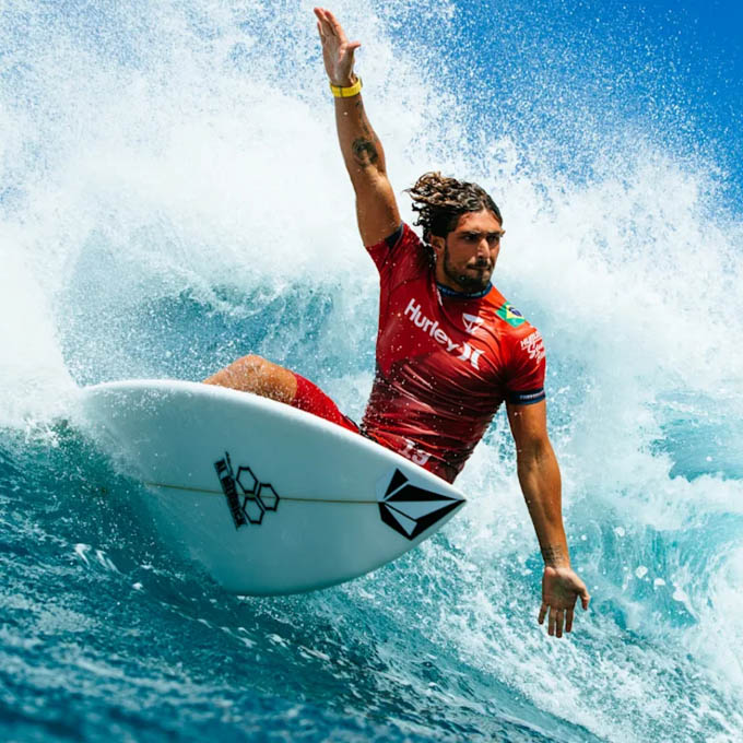 João Chianca: o novo brasileiro no topo do surf mundial