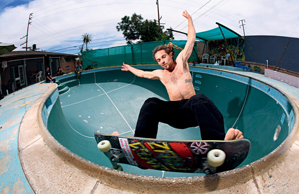 Nilton Neves castigando a