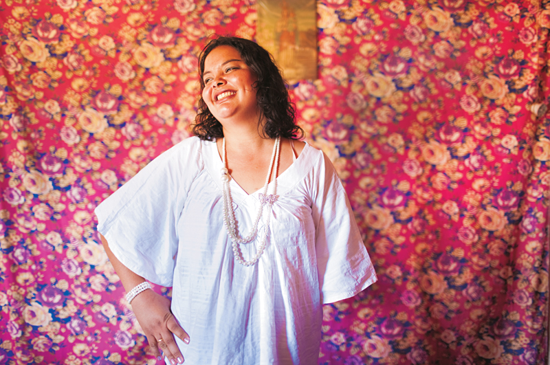 Aos 25 anos, Núbia desenvolve cultivo de hortas agroecológicas, sem o uso de produtos químicos