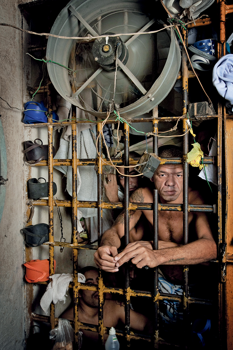 Luciano da Silva na cela do Terceiro Comando, em sua oitava passagem pela Polinter