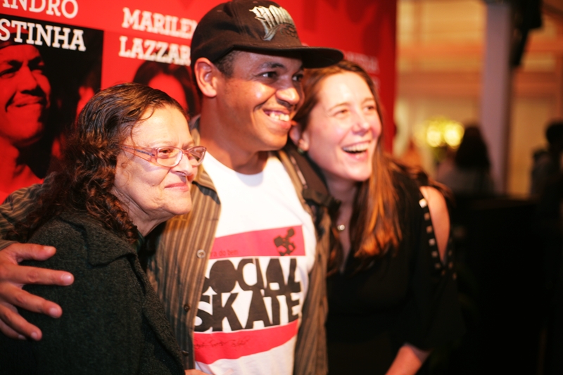 Passar na casa da vó na hora do lanche e comer pão francês fresquinho com manteiga