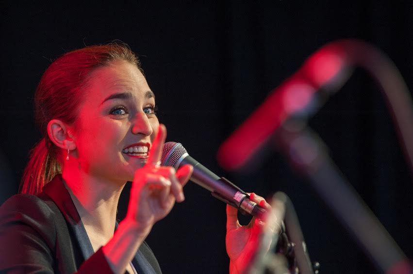 Typh Barrow é uma estrela no Youtube local