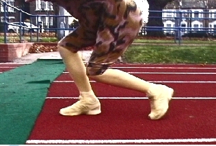 Cena do vídeo Offering, de Adriano Casanova