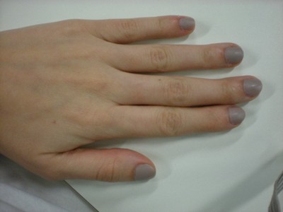 O cinza-cinza Arábia, de Reinaldo Lourenço para Risqué