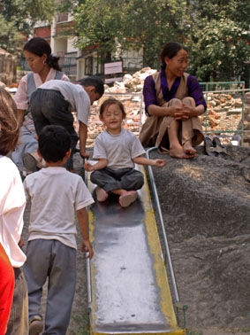 Escola para filhos de refugiados tibetanos em Sidipur