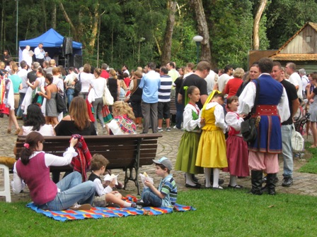 Party polonesa no Bosque do Papa no sábado de aleluia