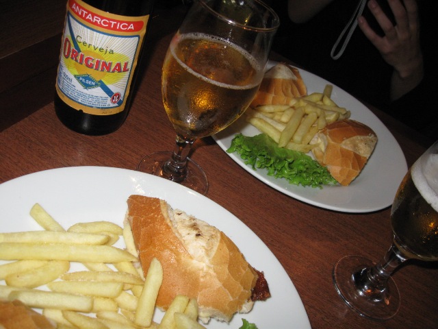 Queijo quente de boteco com Antarctica Original