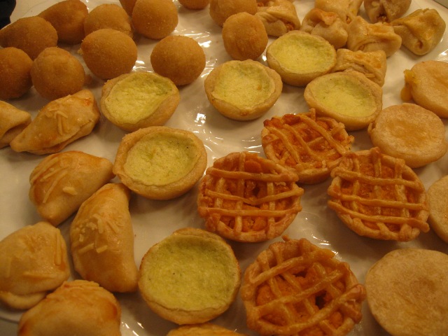 Que o Buffet Juliana Santos te envie uma caixinha com os mesmos salgadinhos que a Giselle Bündchen come quando vem ao Brasil