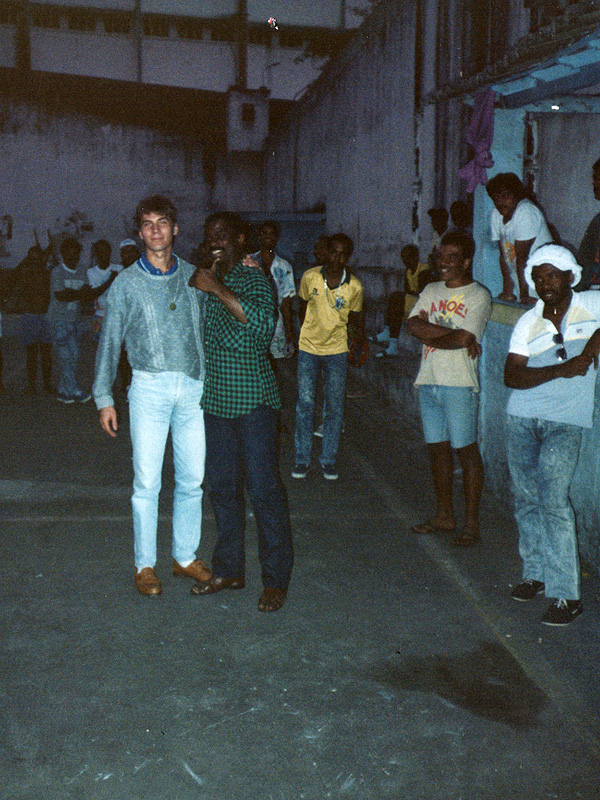 No pátio da Lemos de Brito, em 1989, considerada por Rodger a mais perigosa por que passou