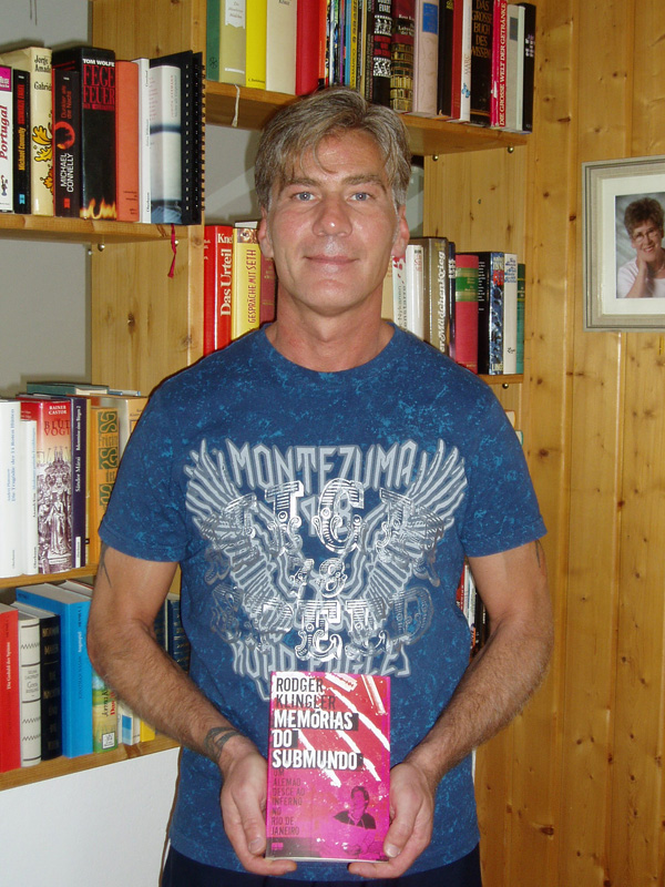 Hoje, aos 45 anos, em sua casa na Alemanha