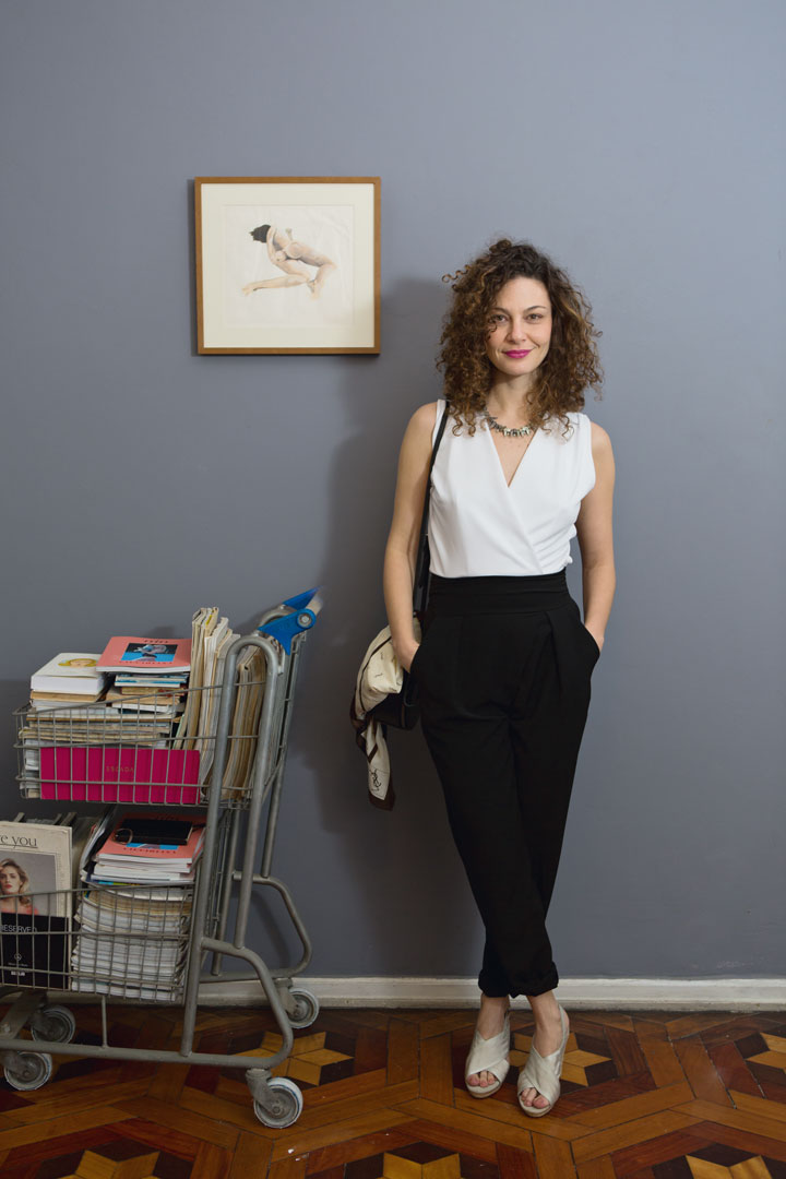 Macacão Maria Filó / Sandália Osklen / Colar Marc Jacobs / Bolsa Eva / Lenço YSL vintage