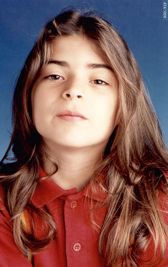 Fazendo pose para o pai, o fotógrafo Luís Vellez, aos 9