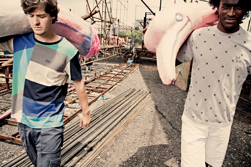 Alex camiseta Alexandre Herchcovitch R$247 + bermuda Jonny Size R$ 218  Fábio camiseta Quiksilver R$ 105 + bermuda Forum R$ 300