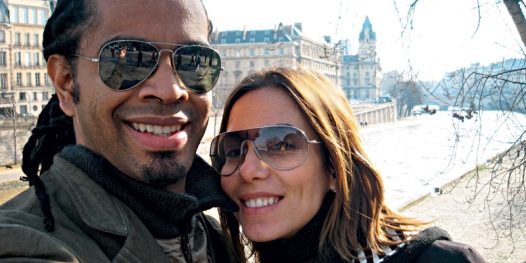 Chivitz (grafiteiro e repórter da MTV): “Não foi o nosso gato que quebrou a escultura da Camila, fui eu que deixei cair! Mas foi sem querer!”  Camila (Minhau) (grafiteira): “Não fui eu que preparei aquela lasanha no nosso aniversário de namoro. Compr