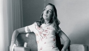 Capa do livro que reúne os melhores textos da nossa colunista